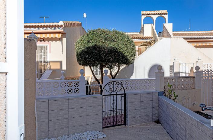 Image No.9-2 Bed Townhouse for sale