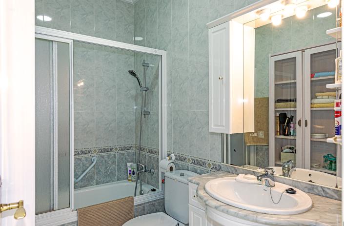 Image No.21-2 Bed Townhouse for sale