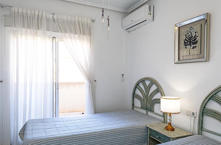 Image No.23-2 Bed Townhouse for sale