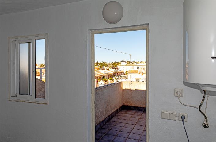 Image No.30-2 Bed Townhouse for sale