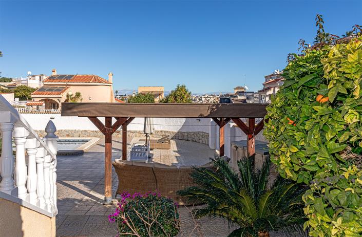 Image No.10-4 Bed Villa / Detached for sale