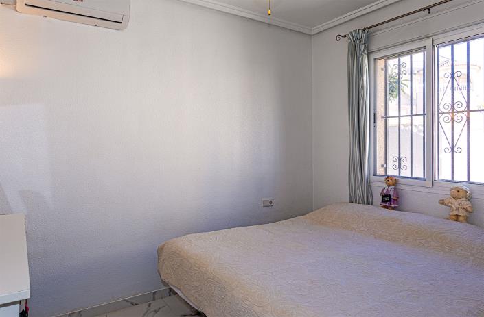 Image No.22-4 Bed Villa / Detached for sale