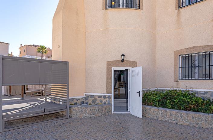 Image No.25-4 Bed Villa / Detached for sale