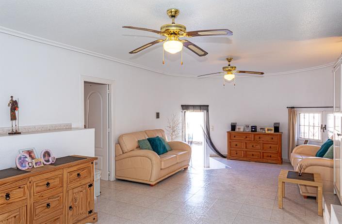 Image No.34-4 Bed Villa / Detached for sale