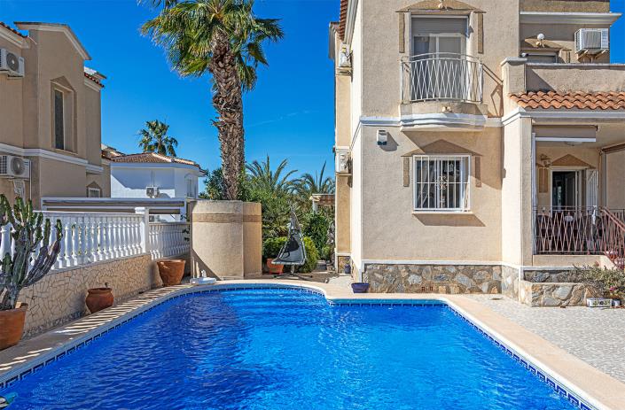 Image No.4-3 Bed Villa / Detached for sale