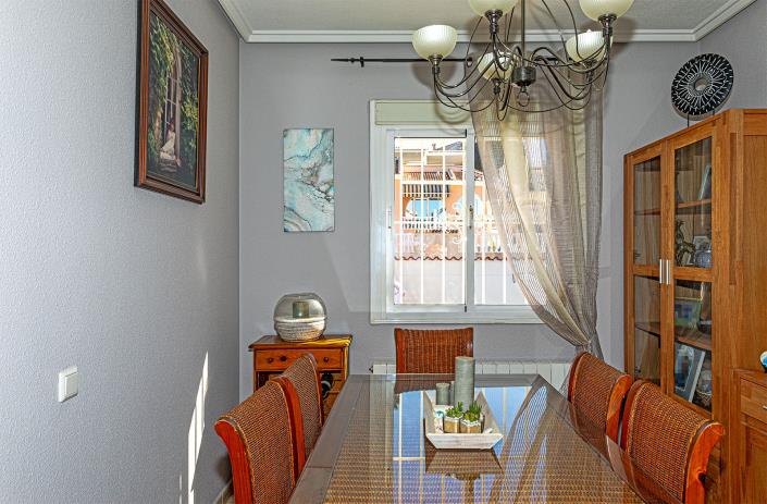 Image No.14-3 Bed Villa / Detached for sale