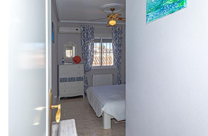 Image No.24-3 Bed Villa / Detached for sale