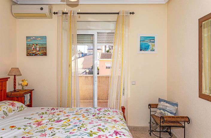 Image No.32-3 Bed Villa / Detached for sale