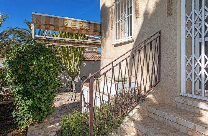 Image No.43-3 Bed Villa / Detached for sale