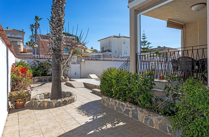 Image No.47-3 Bed Villa / Detached for sale