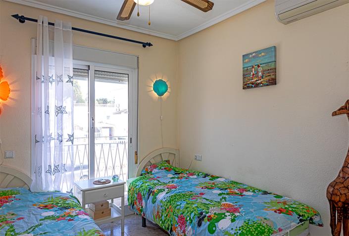 Image No.29-3 Bed Villa / Detached for sale