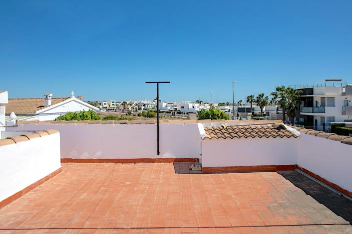 Image No.28-4 Bed Villa / Detached for sale