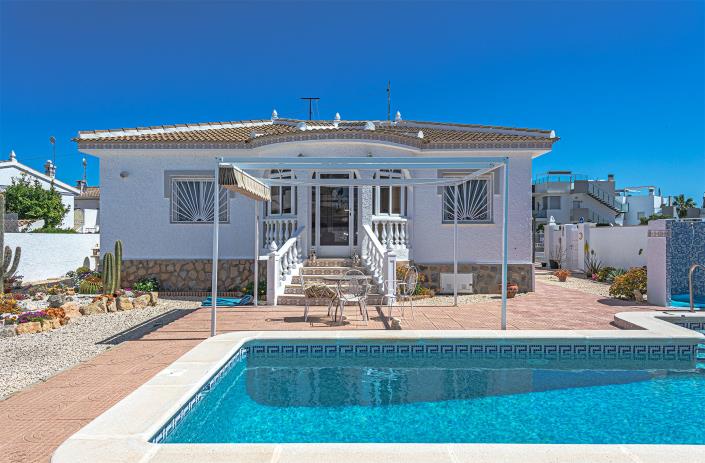 Image No.29-4 Bed Villa / Detached for sale