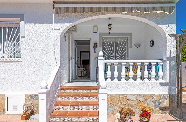 Image No.22-4 Bed Villa / Detached for sale