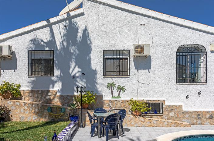 Image No.12-3 Bed Villa / Detached for sale