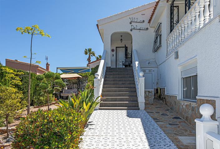 Image No.19-3 Bed Villa / Detached for sale