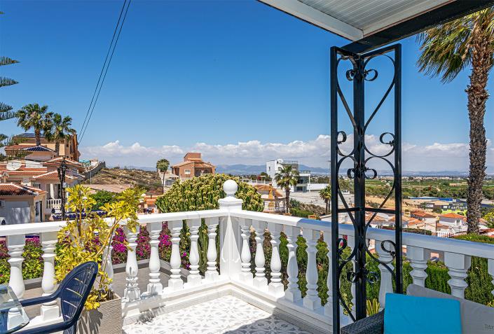 Image No.30-3 Bed Villa / Detached for sale