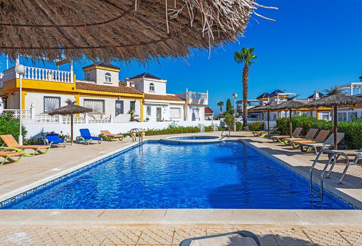 Image No.4-2 Bed Semi-Detached for sale