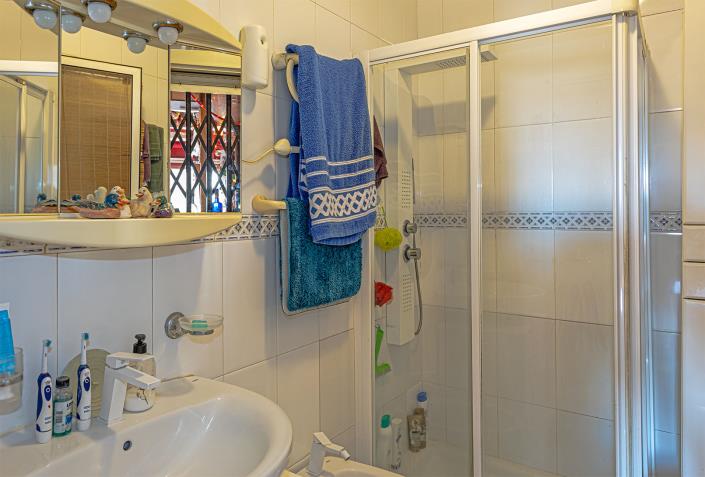 Image No.18-2 Bed Semi-Detached for sale