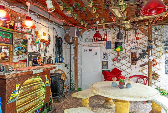 Image No.20-2 Bed Semi-Detached for sale