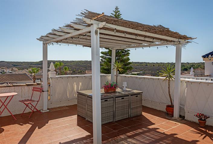 Image No.23-2 Bed Semi-Detached for sale