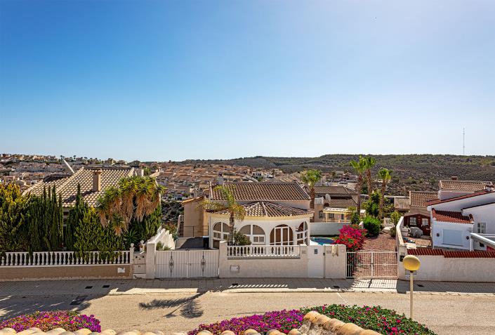 Image No.27-2 Bed Semi-Detached for sale