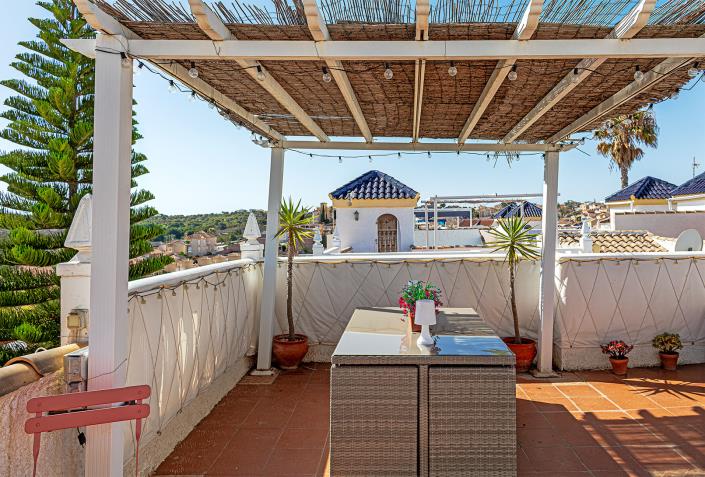 Image No.26-2 Bed Semi-Detached for sale