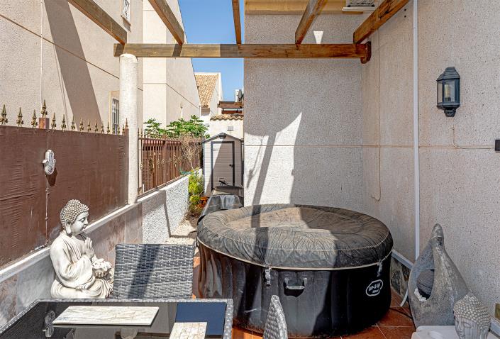 Image No.27-2 Bed Villa / Detached for sale