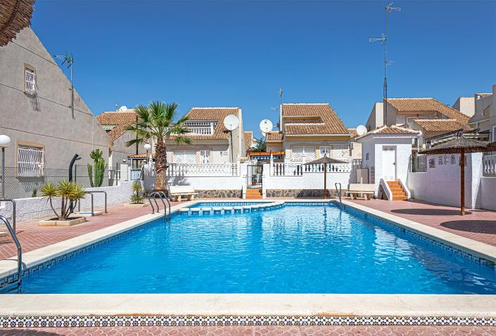 Image No.3-2 Bed Villa / Detached for sale