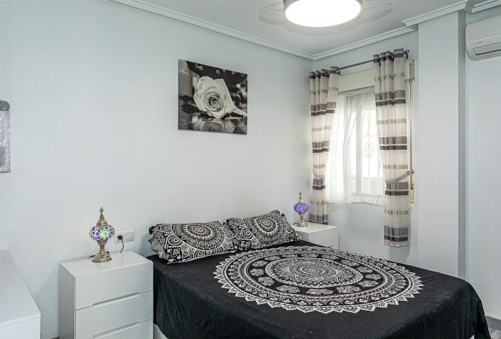 Image No.14-2 Bed Villa / Detached for sale