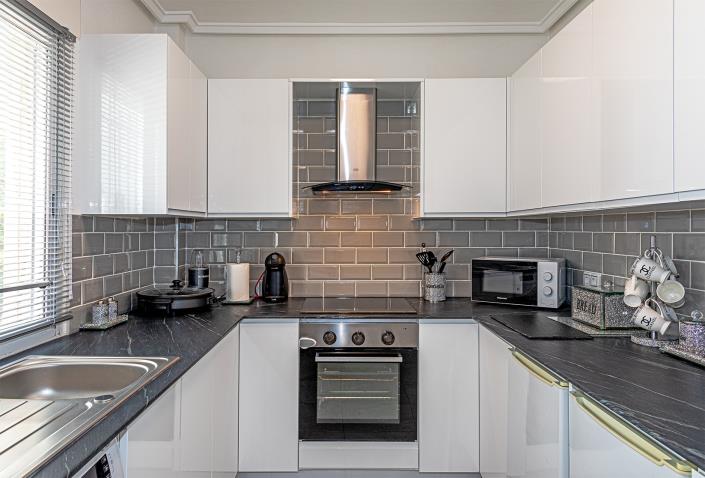 Image No.10-2 Bed Villa / Detached for sale