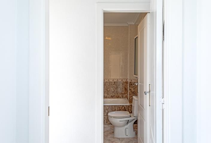 Image No.24-2 Bed Villa / Detached for sale