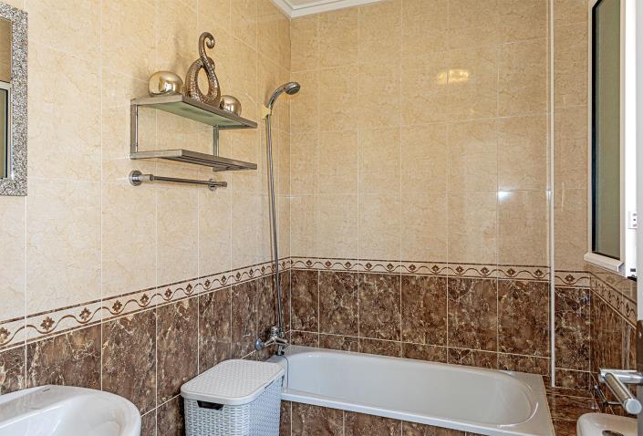 Image No.25-2 Bed Villa / Detached for sale