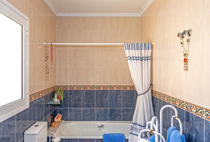 Image No.21-3 Bed Villa / Detached for sale