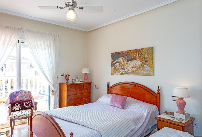 Image No.22-3 Bed Villa / Detached for sale