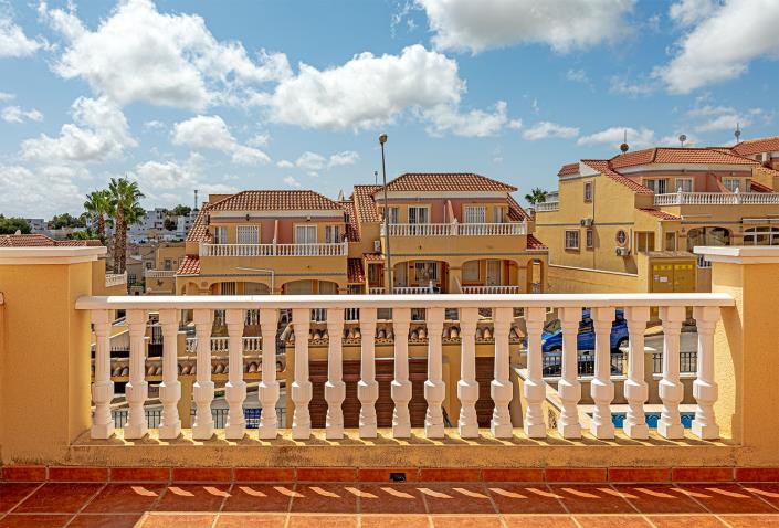 Image No.24-3 Bed Villa / Detached for sale