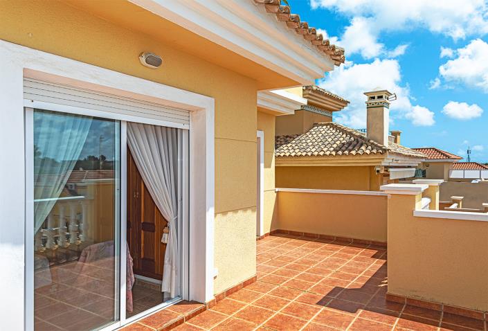 Image No.25-3 Bed Villa / Detached for sale