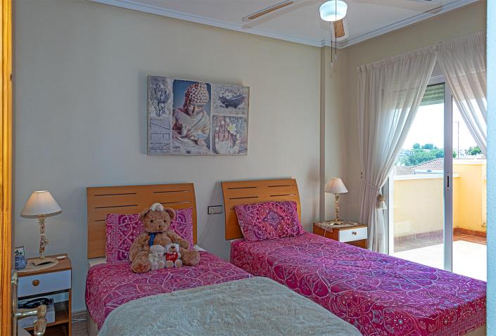 Image No.27-3 Bed Villa / Detached for sale