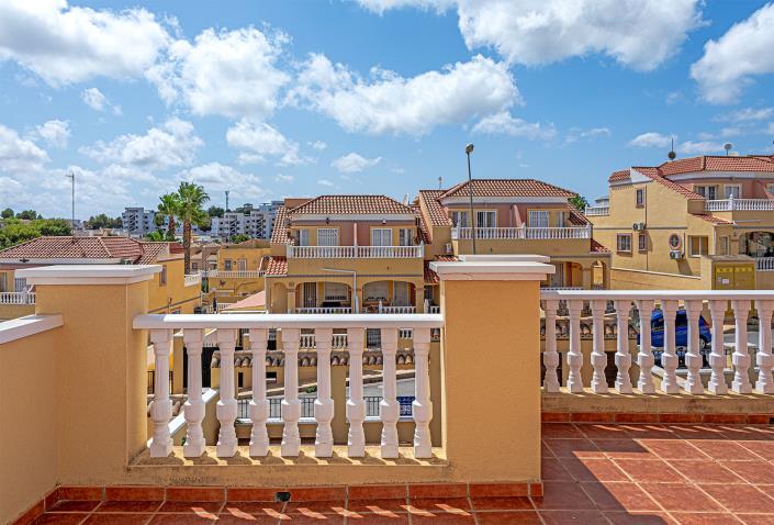 Image No.29-3 Bed Villa / Detached for sale