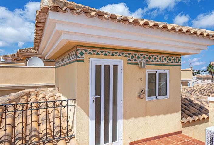 Image No.35-3 Bed Villa / Detached for sale