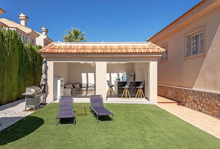 Image No.8-3 Bed Villa / Detached for sale