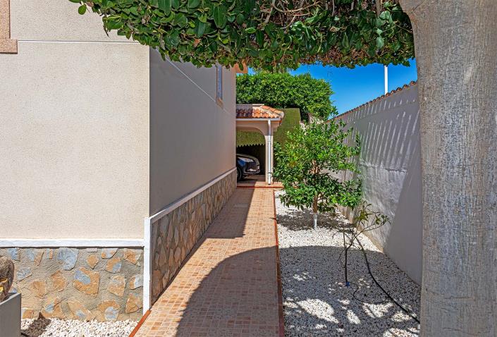 Image No.13-3 Bed Villa / Detached for sale