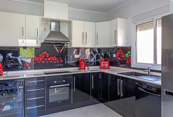 Image No.24-3 Bed Villa / Detached for sale