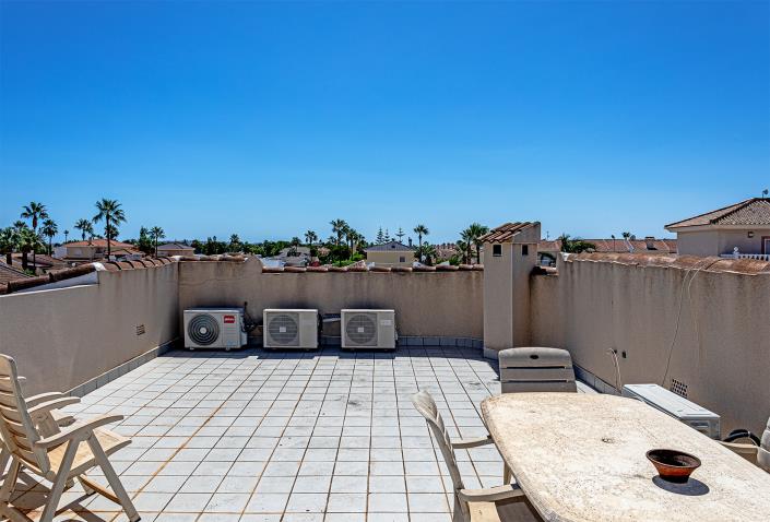 Image No.41-3 Bed Villa / Detached for sale