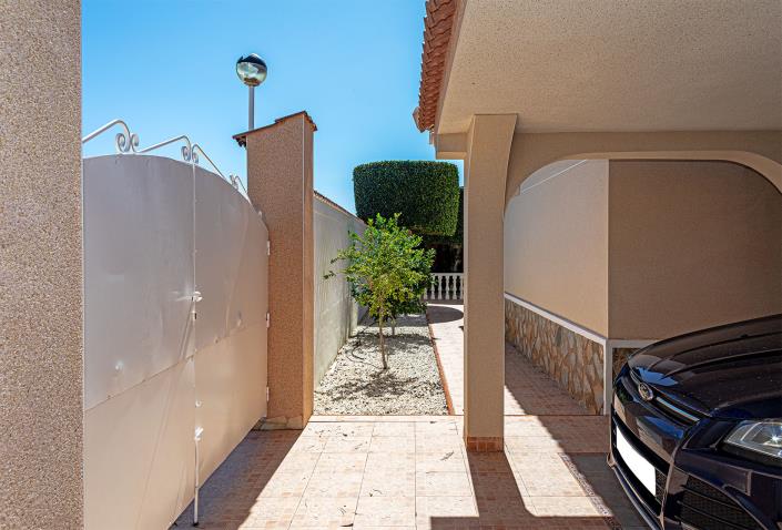 Image No.44-3 Bed Villa / Detached for sale