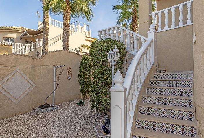 Image No.10-4 Bed Villa / Detached for sale