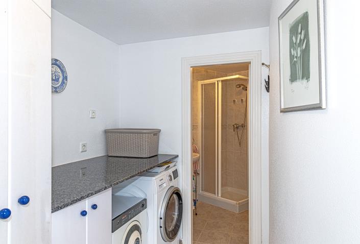 Image No.35-4 Bed Villa / Detached for sale