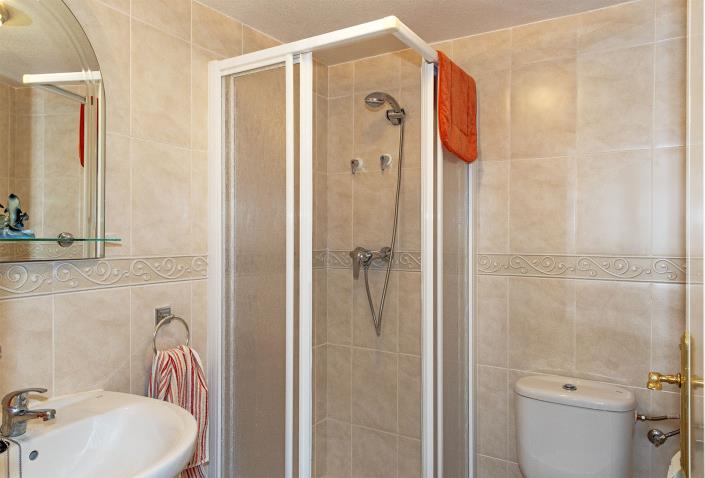 Image No.36-4 Bed Villa / Detached for sale