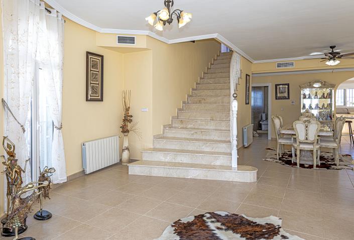 Image No.18-4 Bed Villa / Detached for sale