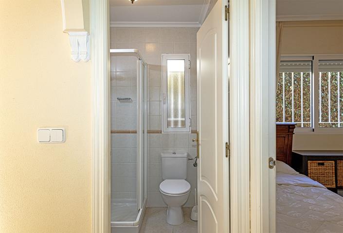 Image No.15-3 Bed Villa / Detached for sale